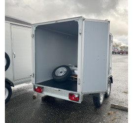 Saris GO 256 134 150 avec porte latérale droite 256x134x150cm PTAC 2000kg